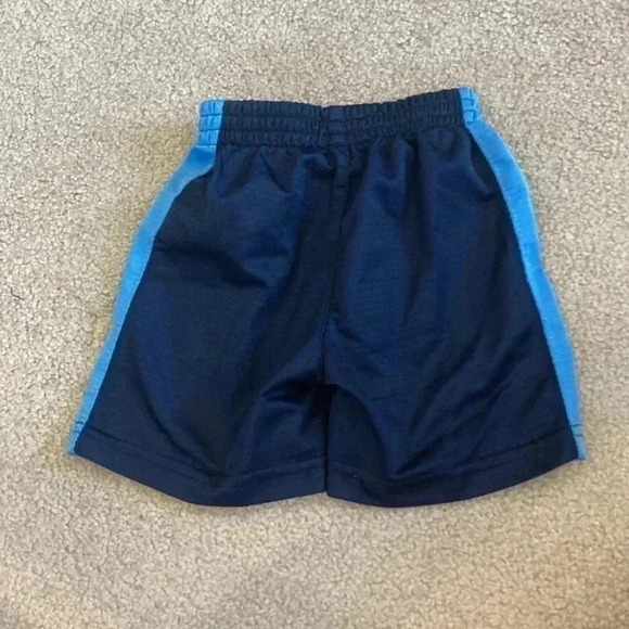 ⭐️ Nike kids shorts in size 18M - Picture 2 of 3
